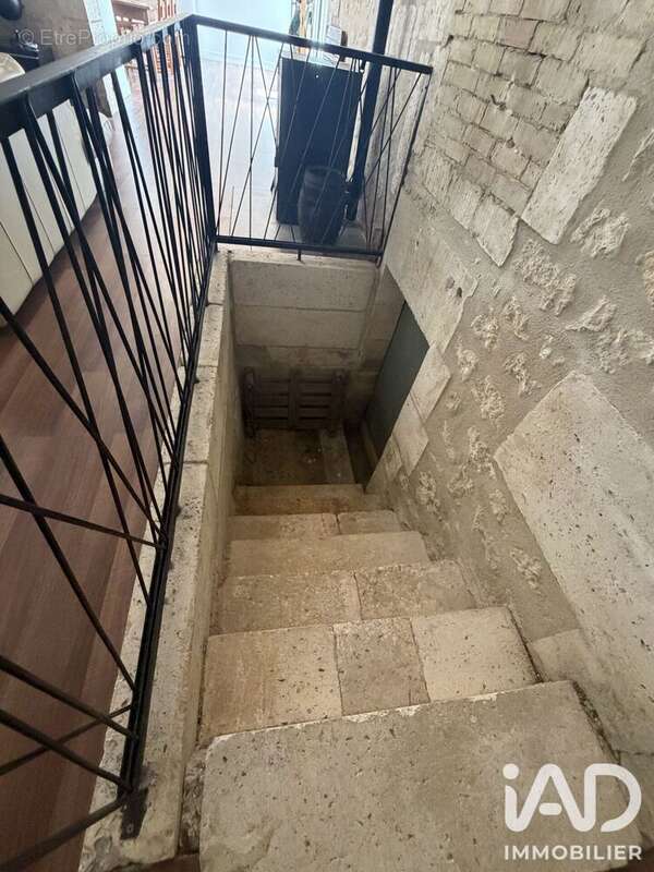Maison 265 m² à Angouleme  - photo 3
