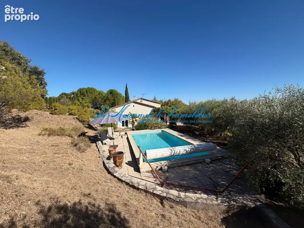 Sur les hauteurs de ST HILAIRE DE BRETHMAS, maison F5, piscine, double garage sur 3000 m2 de terrain avec vue - photo 3