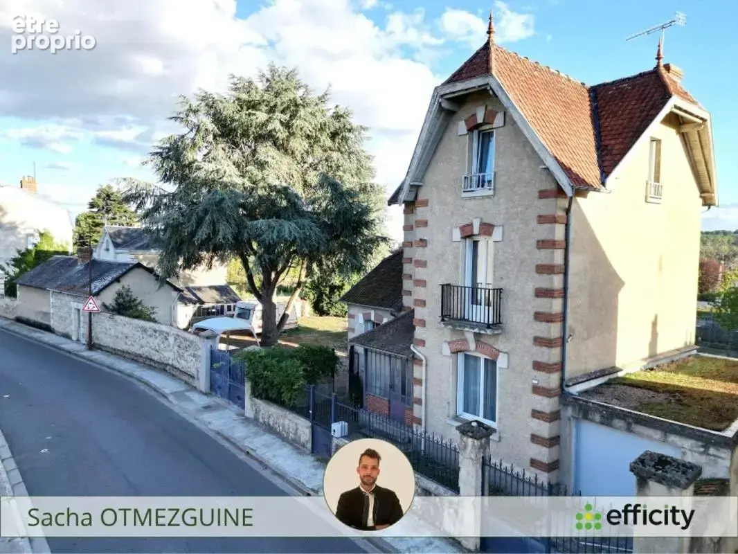 Maison à YZEURES-SUR-CREUSE