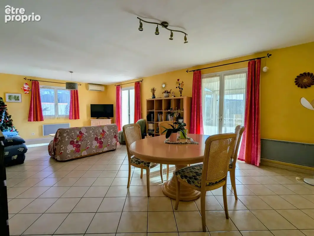 Villa plain pied avec garages - photo 3