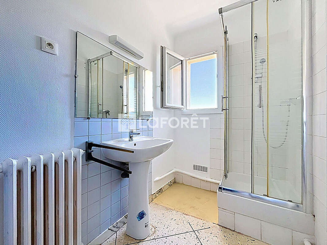 Studio 30 m² avec balcon, parking et cellier - Quartier Estanove - photo 6