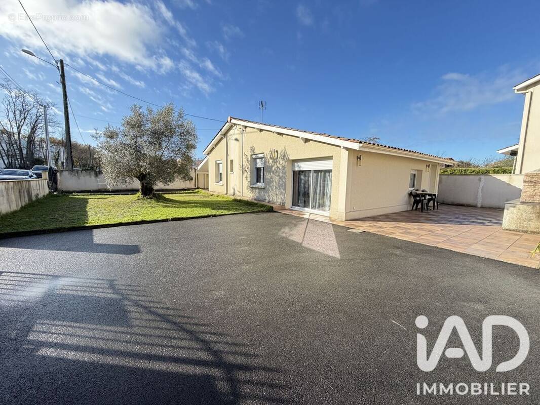 Photo 1 - Maison à AMBARES-ET-LAGRAVE