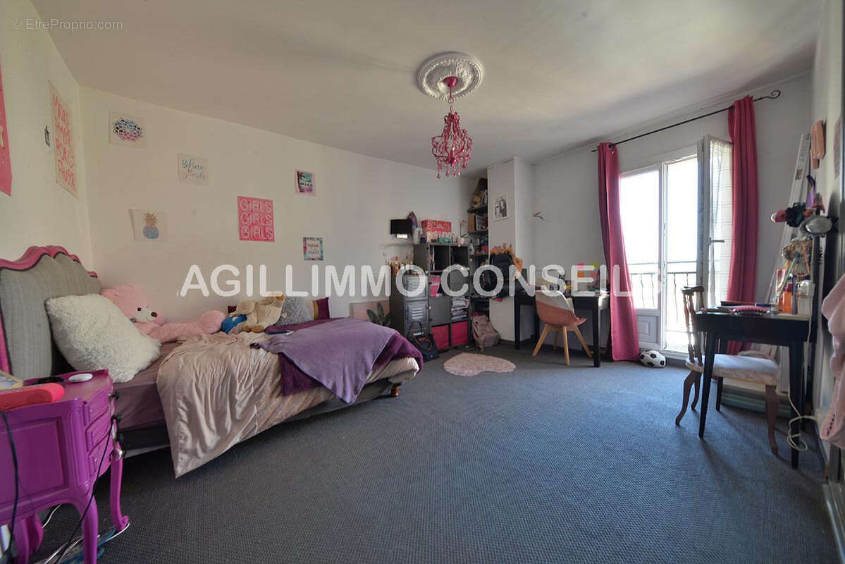 Maison 8 pièces avec 2 garages, cave, ext. terrasse tropézienne - photo 14