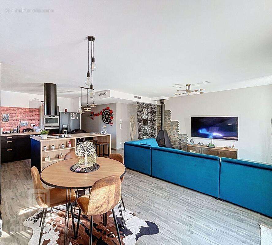 Maison à POURRIERES