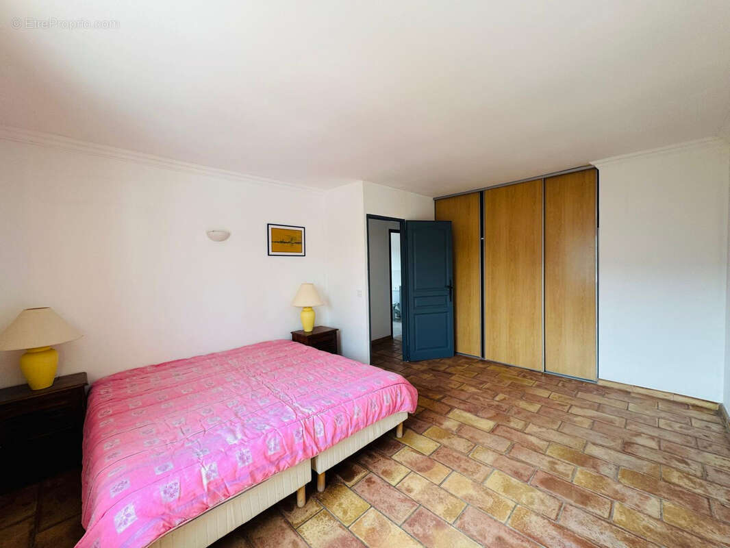 Maison à ROQUEBRUNE-SUR-ARGENS