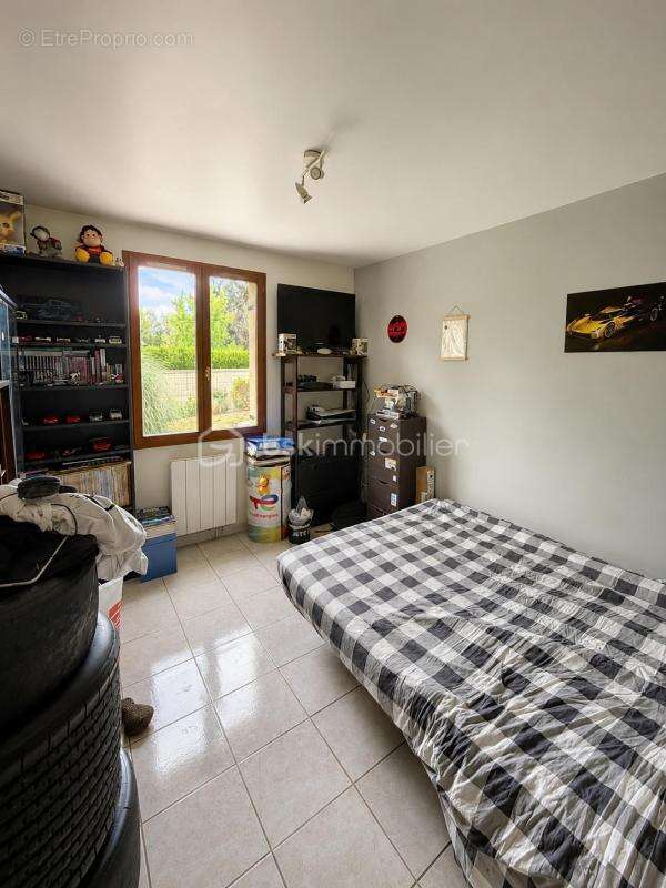 Maison plain-pied 100 m² 4 chambres à vendre - Terrain 1100 m² avec piscine - photo 6