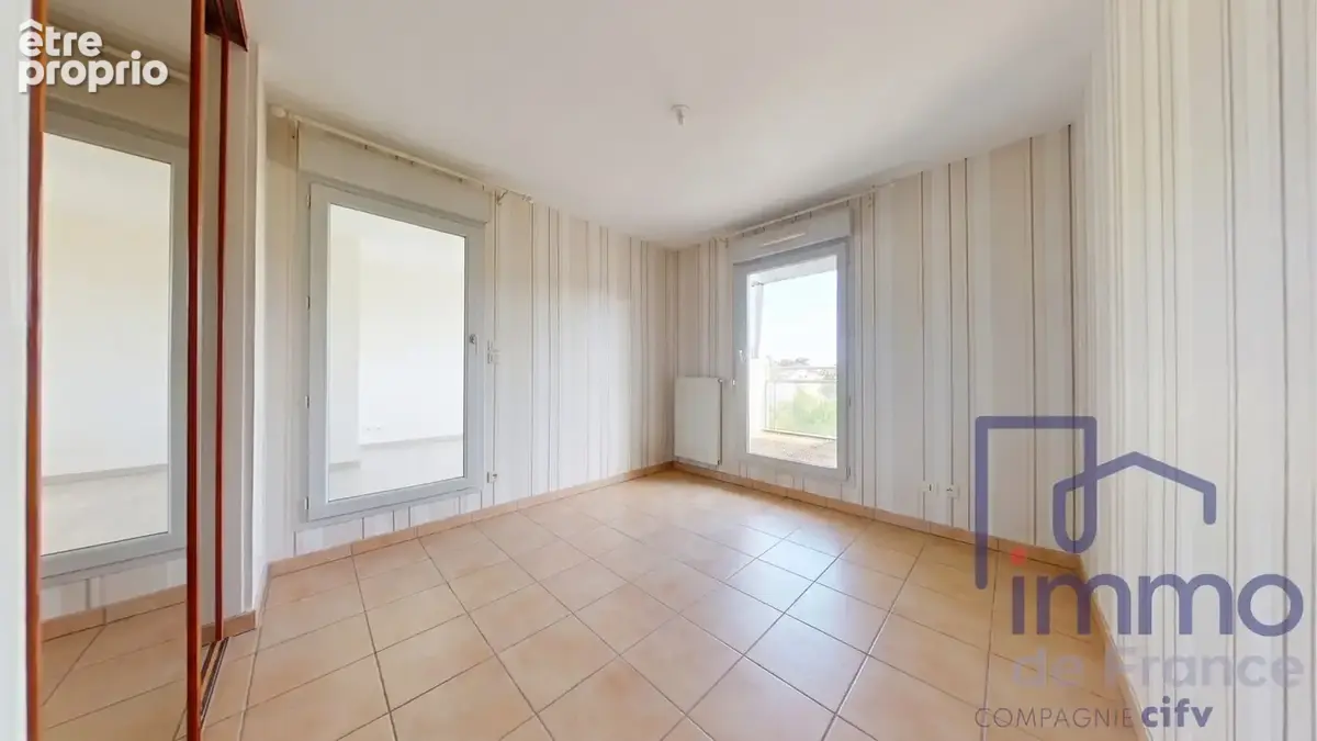 Appartement 110 m² à Saint-Etienne  - photo 8