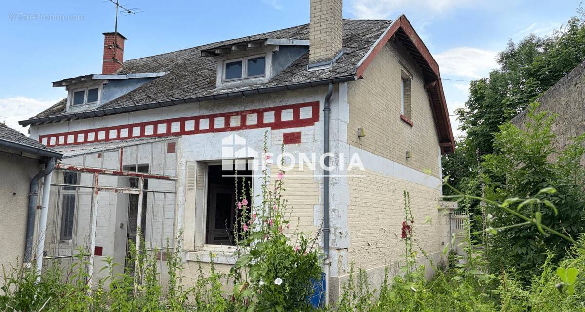 Maison à CROUY