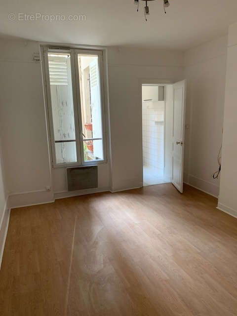 Appartement à PARIS-14E