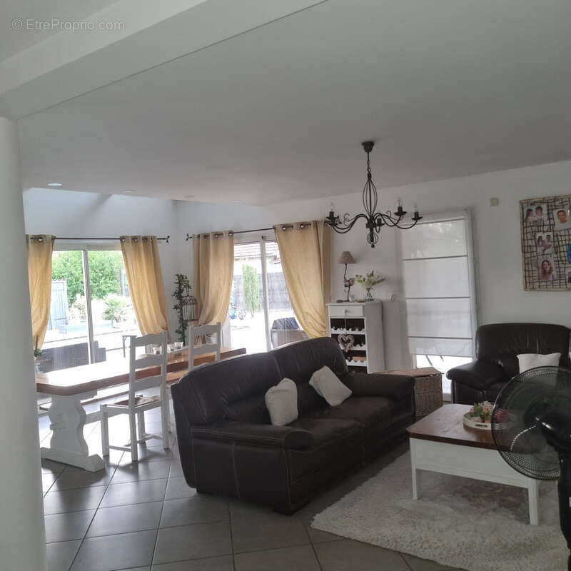 NOUVEAUTE : sur la commune de VILLE SOUS ANJOU, belle maison moderne, piscine, parcelle de terrain 1200m2 - photo 6