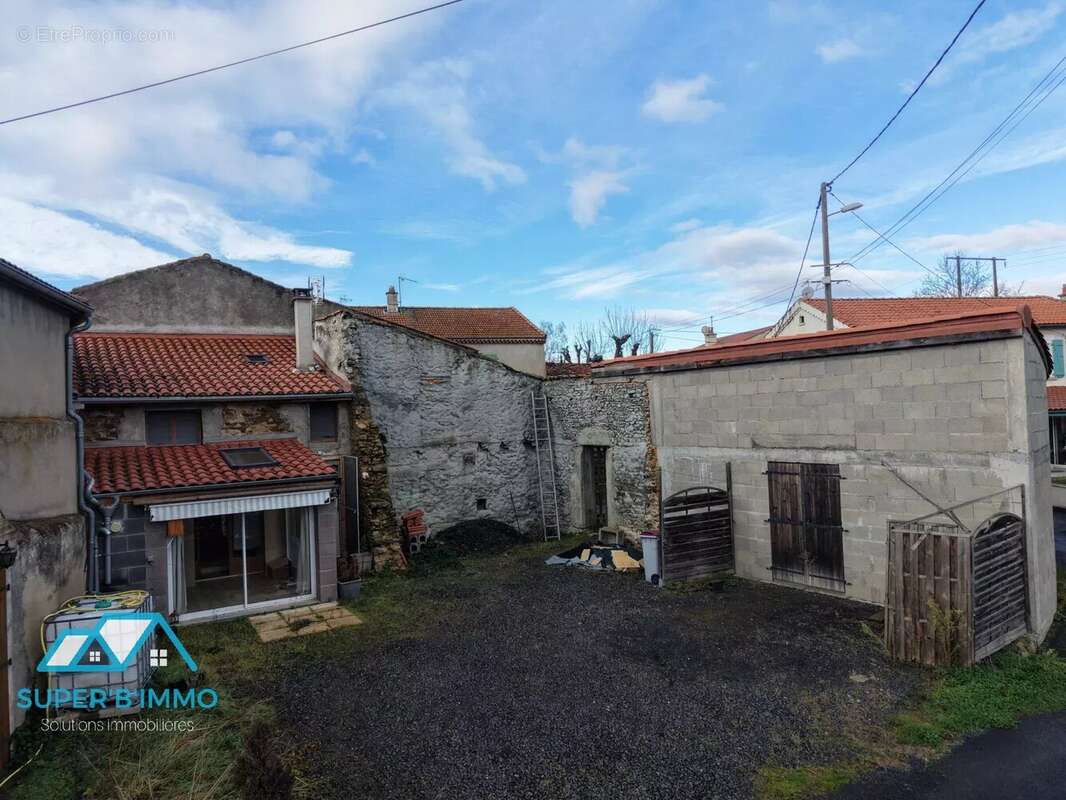 Maison à AUZON