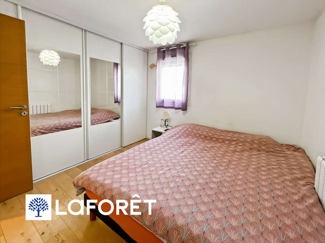 Maison à SAINTE-GENEVIEVE-DES-BOIS