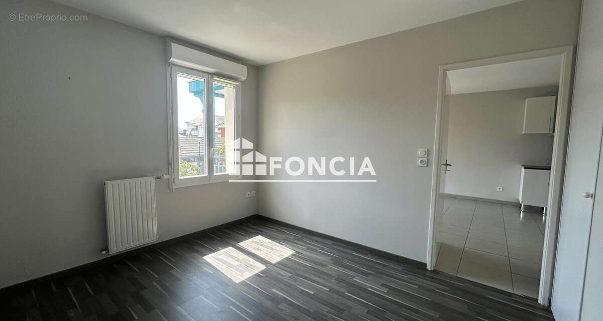 Superbe appartement, avec terrasse, une place de stationnement, proche des commodités, gare à proximité - photo 6
