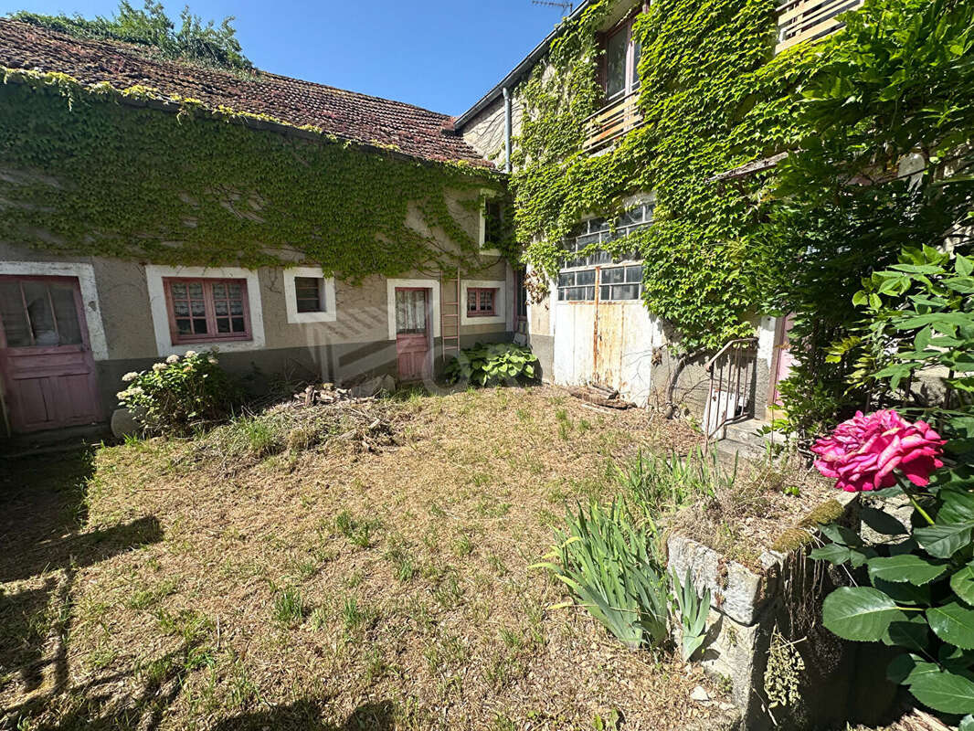 Maison à rénover Asquins  150m² - photo 17