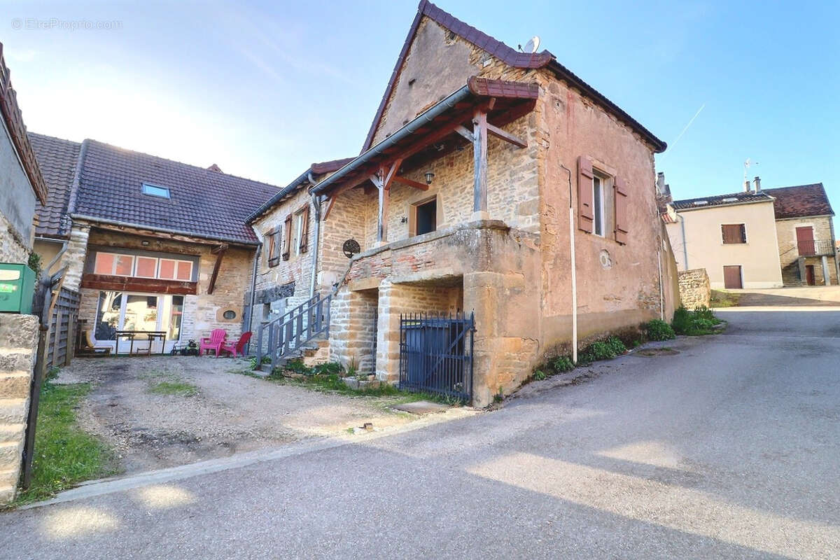 Maison à SAULES