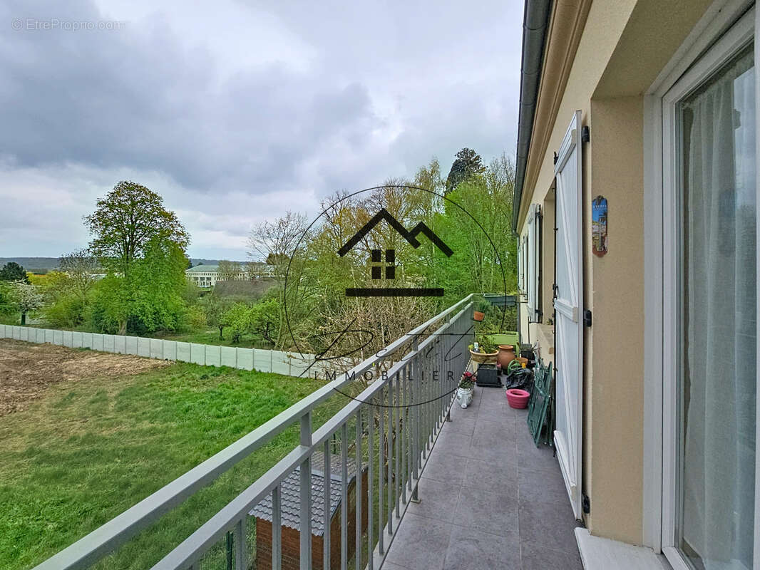 Appartement à BREUIL-LE-VERT