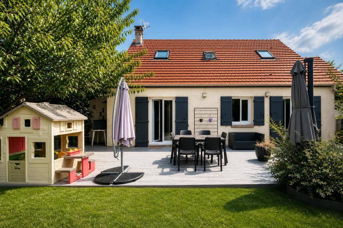 Maison à LA CHAPELLE-EN-SERVAL