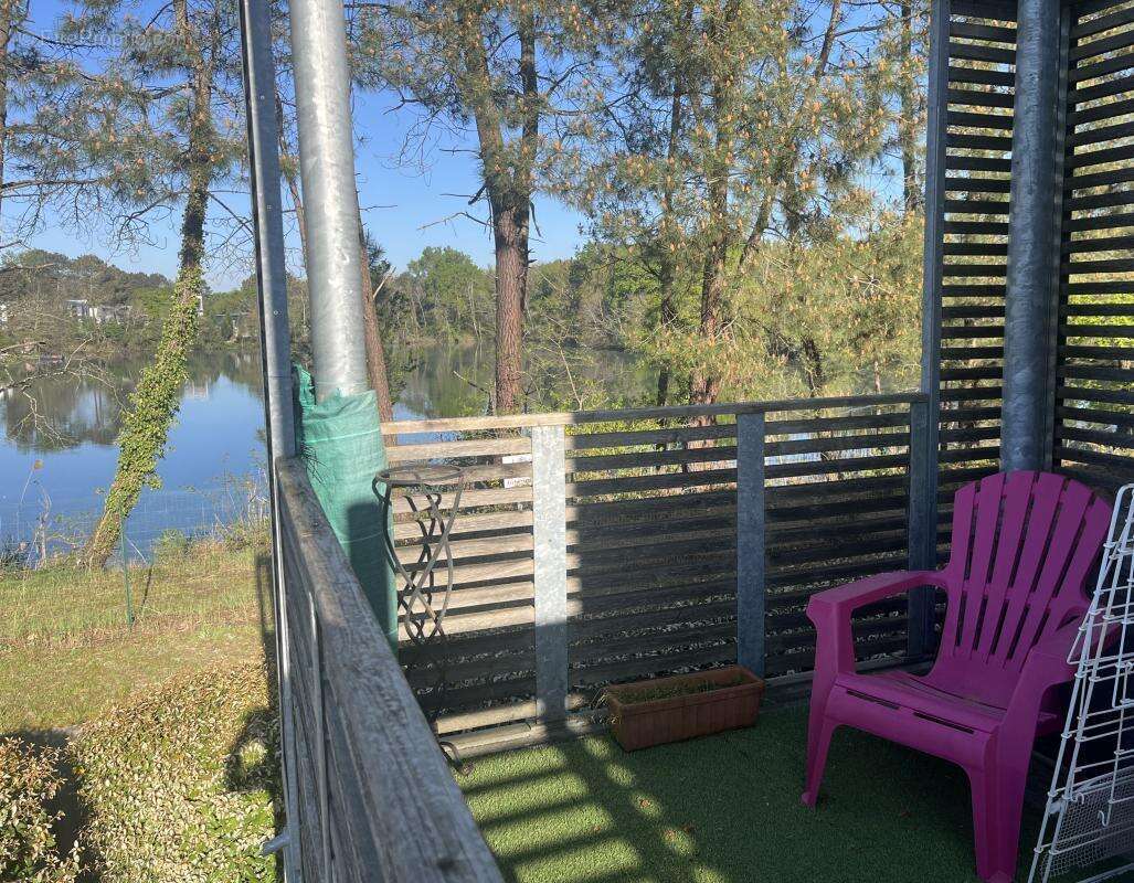 Appartement à PAREMPUYRE