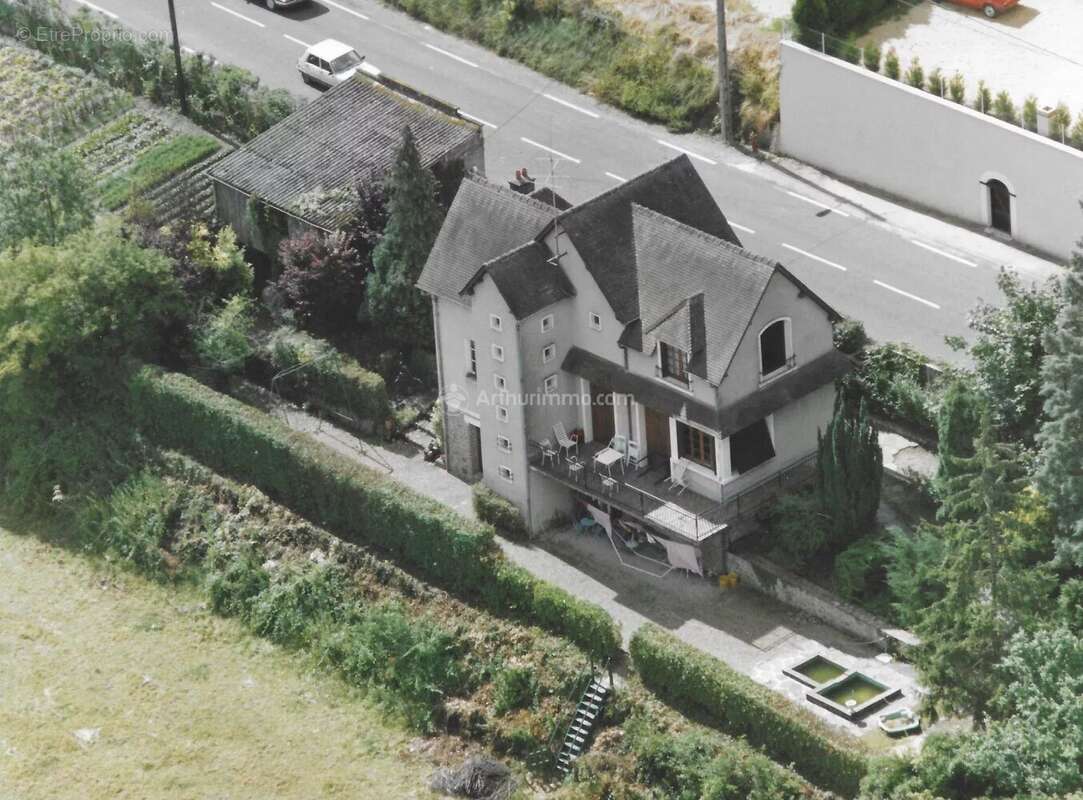 Maison à LA CHARTRE-SUR-LE-LOIR