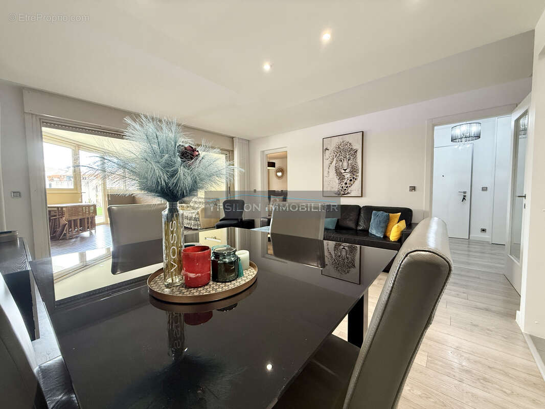 Appartement à BEAUSOLEIL