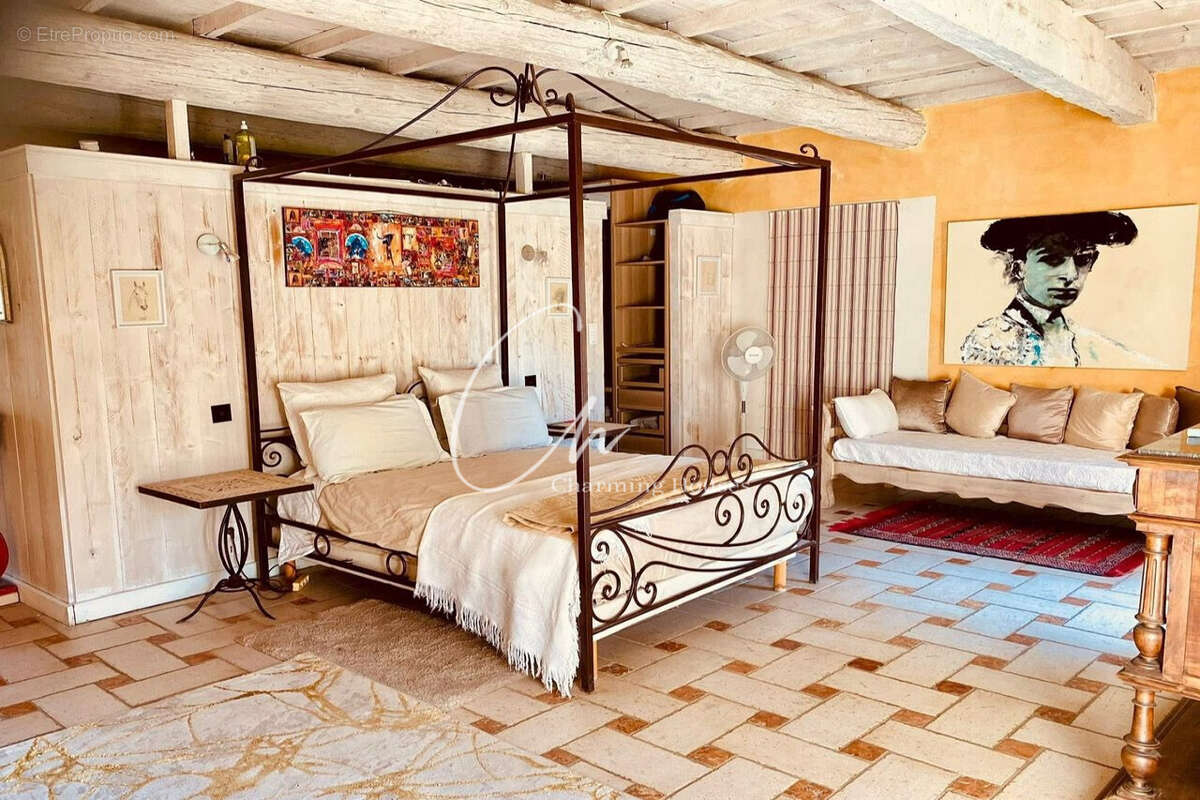 Maison à VERGEZE