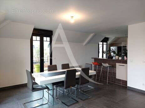 Appartement à CHEVRY-COSSIGNY