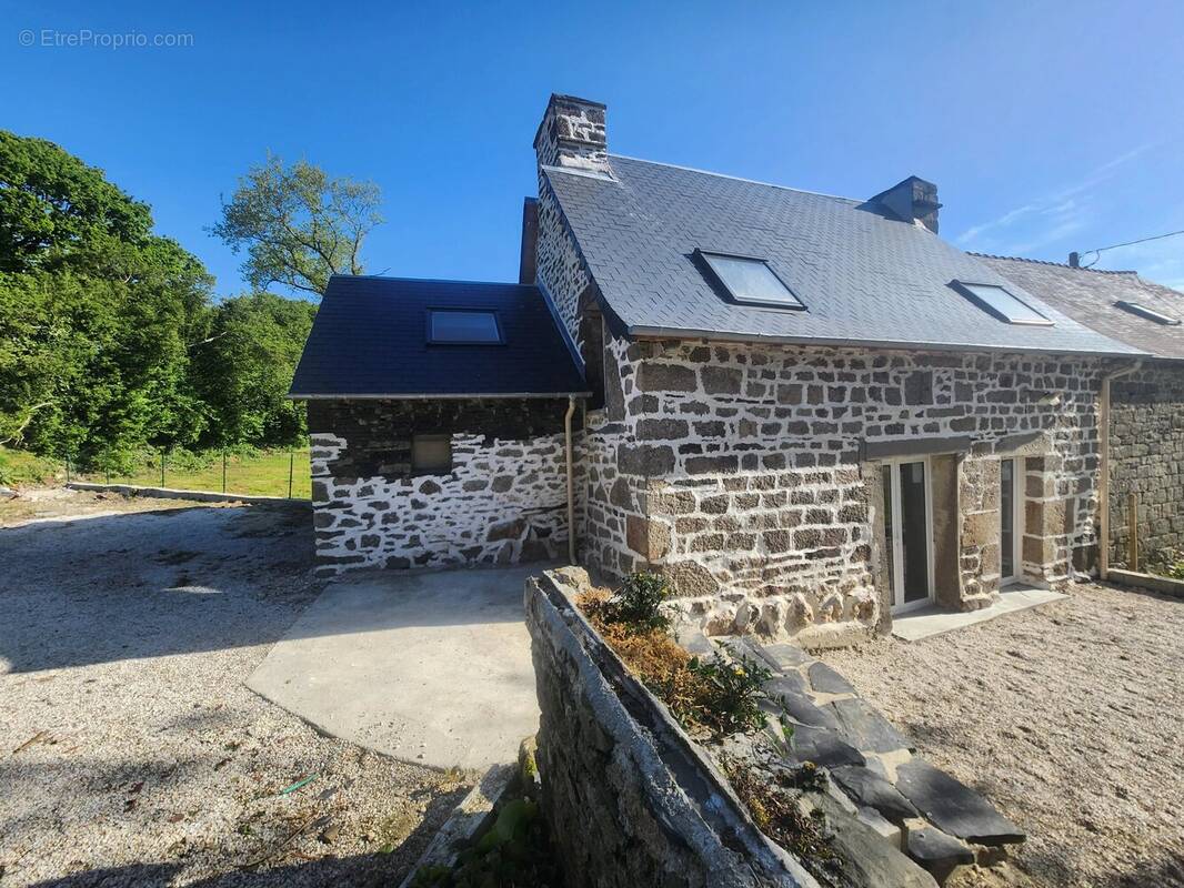 Maison à GLOMEL