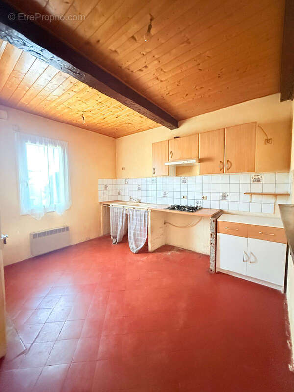 Maison à SAINT-ESTEVE