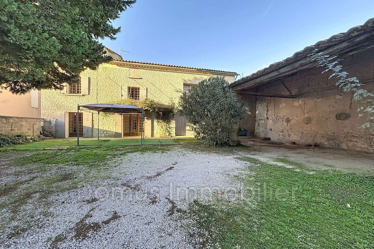 Maison à SAINT-SATURNIN-LES-AVIGNON