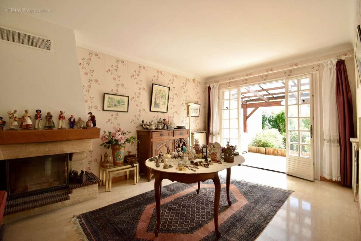 Maison à LE BLANC-MESNIL