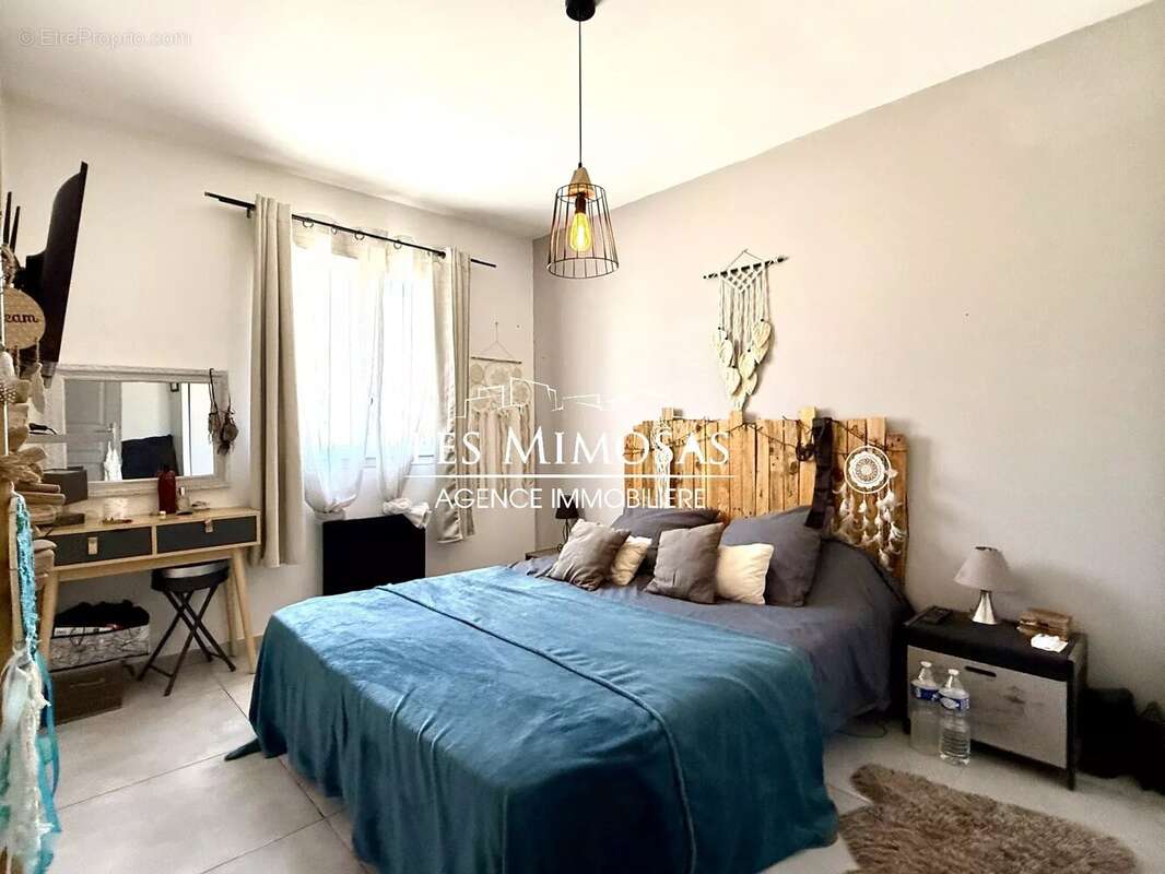 Maison à ROQUEBRUNE-SUR-ARGENS