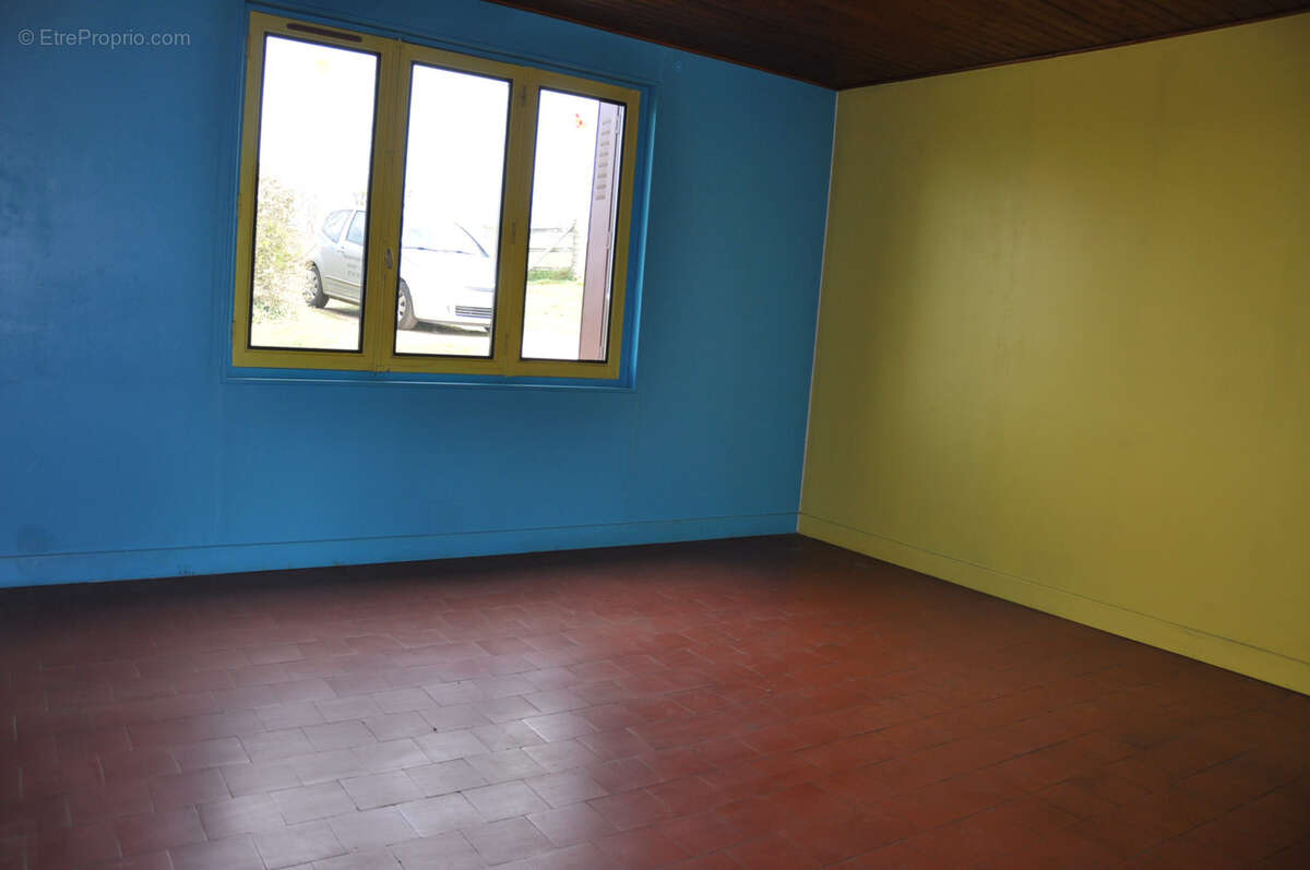Jolie fermette à la campagne, 2 chambres, dépendances et terrain de 3090 m2 - photo 4