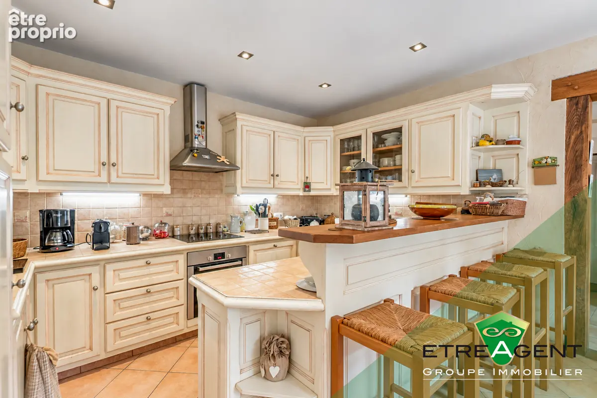 Maison LONGNY LES VILLAGES - 231 m² - 6 chambres - photo 8