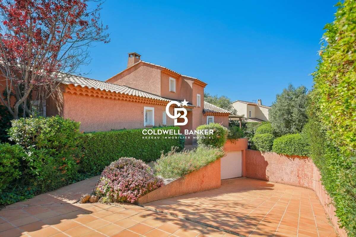 Maison à CARQUEIRANNE