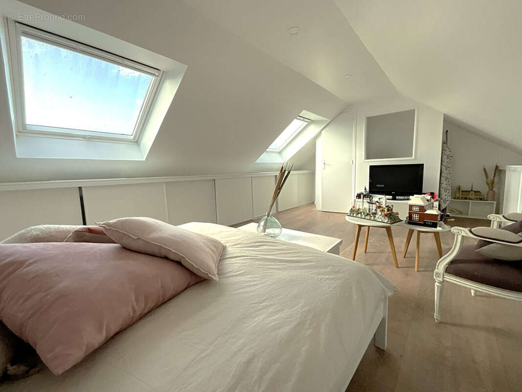 Maison à VOISINS-LE-BRETONNEUX