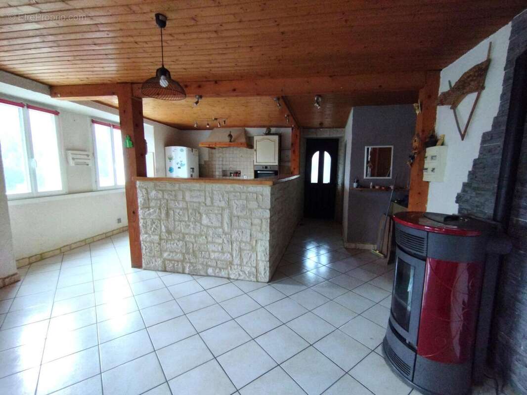 Photo 3 - Maison à SAINT-MARTIN-DE-VALAMAS