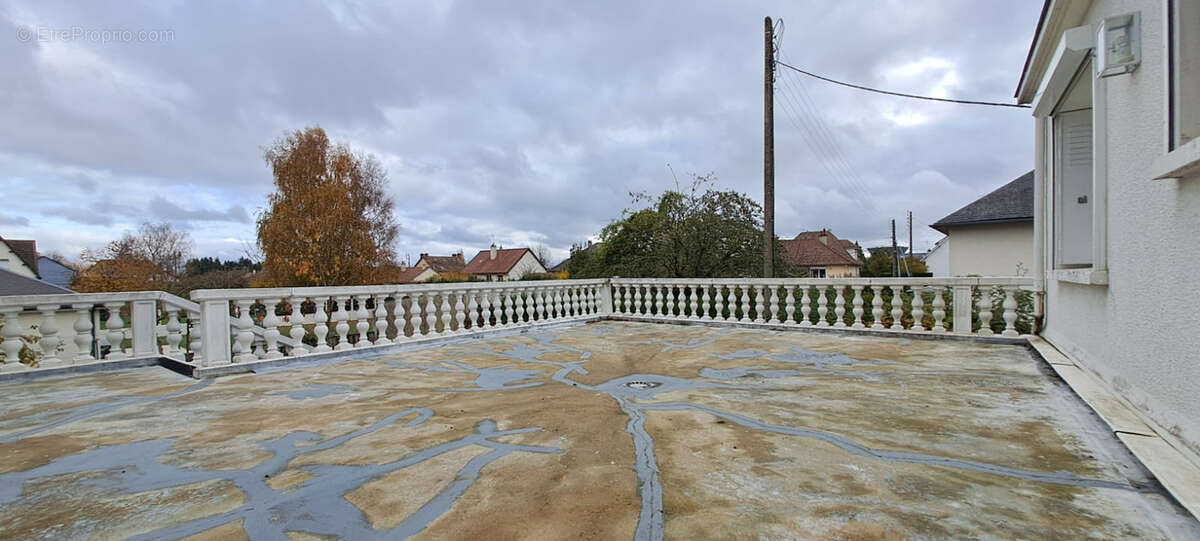 Maison à DAMIGNY