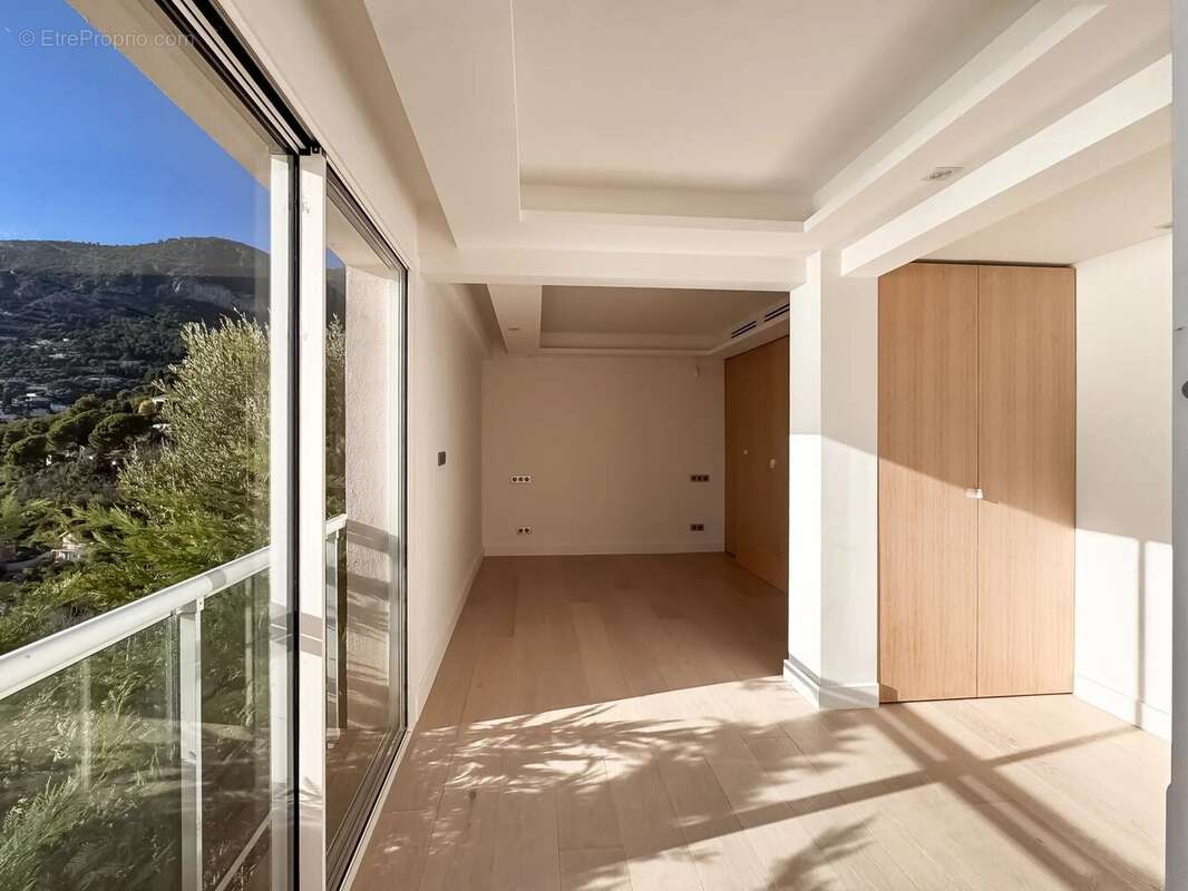 Appartement à ROQUEBRUNE-CAP-MARTIN