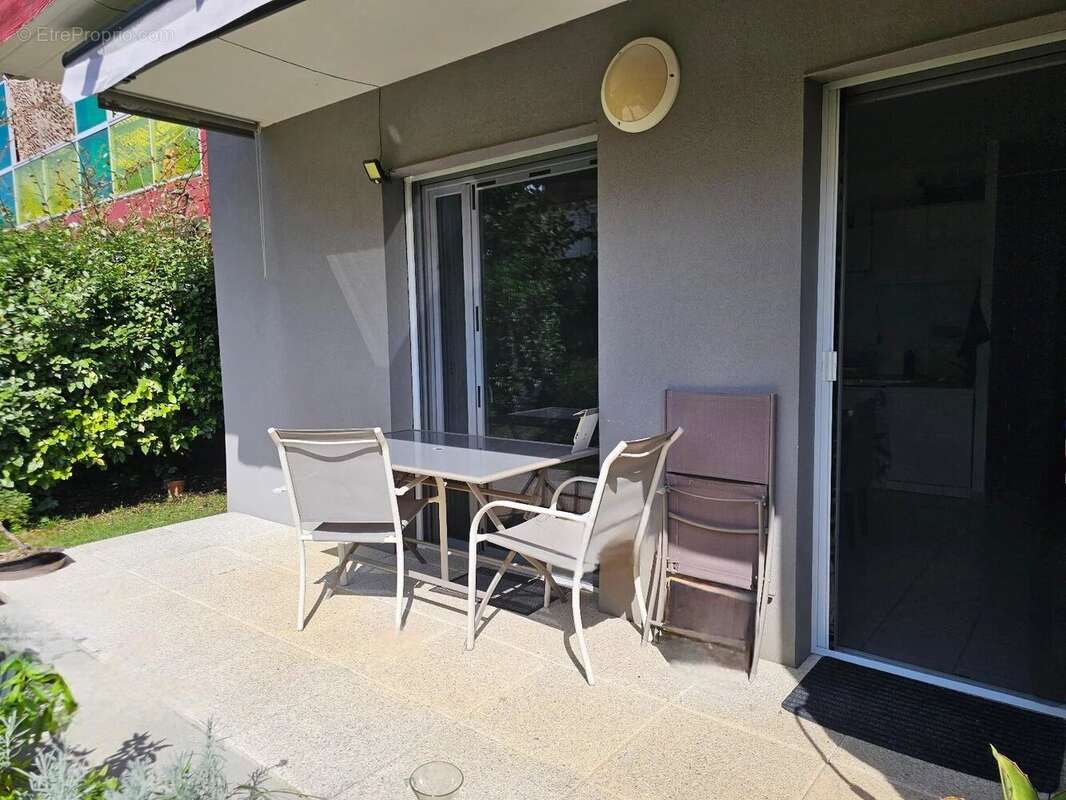 Appartement à DECINES-CHARPIEU