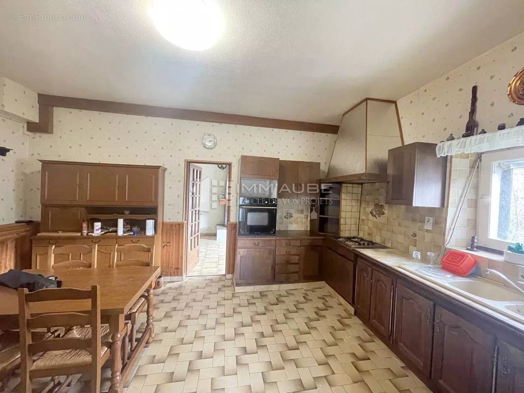 Maison à MARIGNY-LE-CHATEL