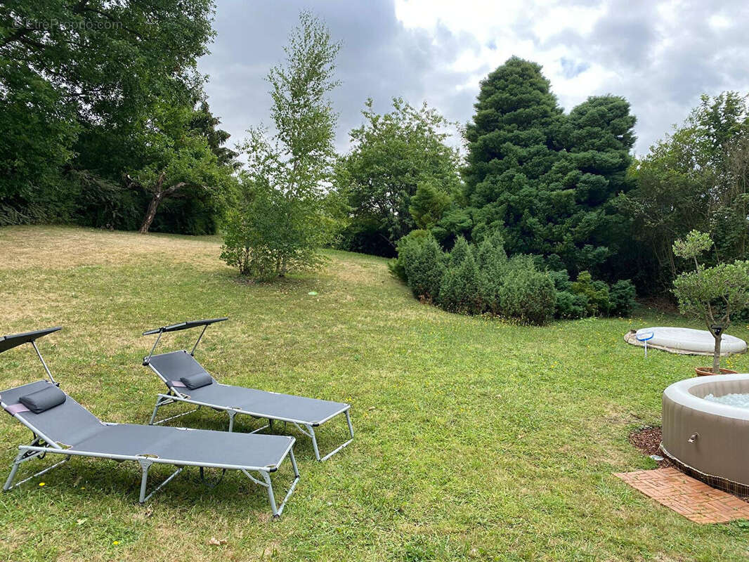 Maison à SAINT-CYR-SUR-MORIN