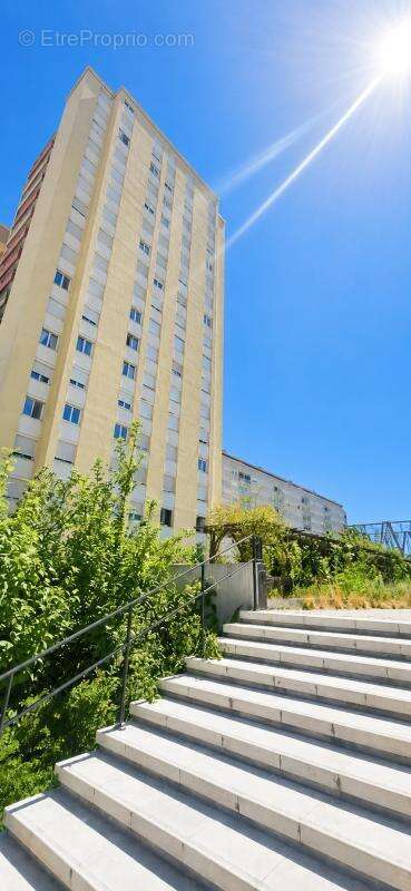 Appartement CHENOVE - T3 - photo 9