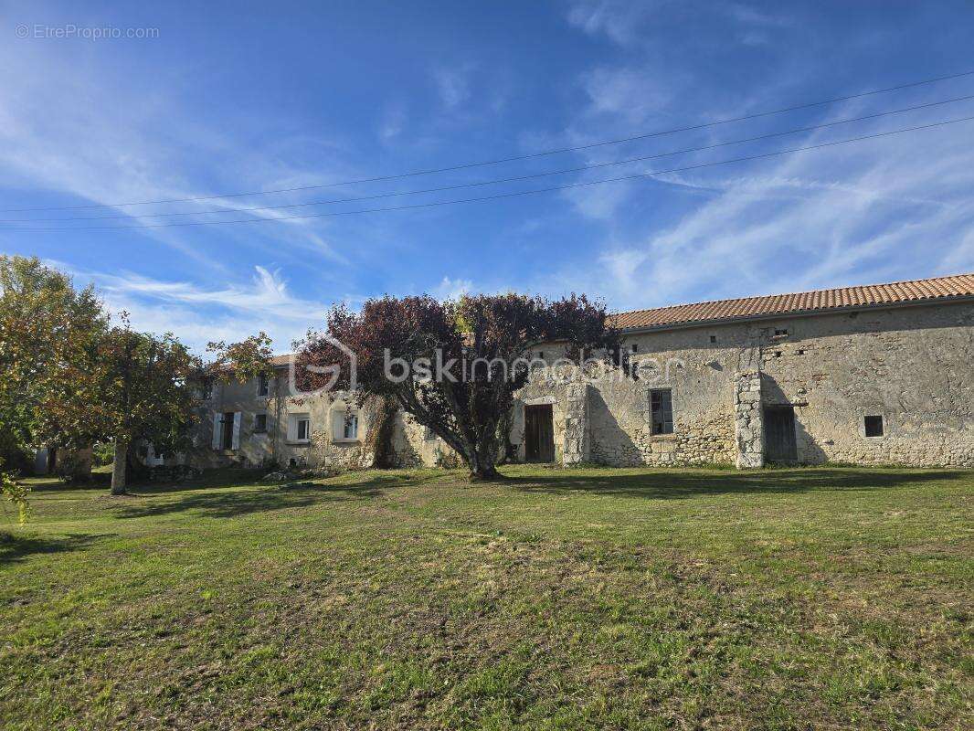 Maison à PINEUILH