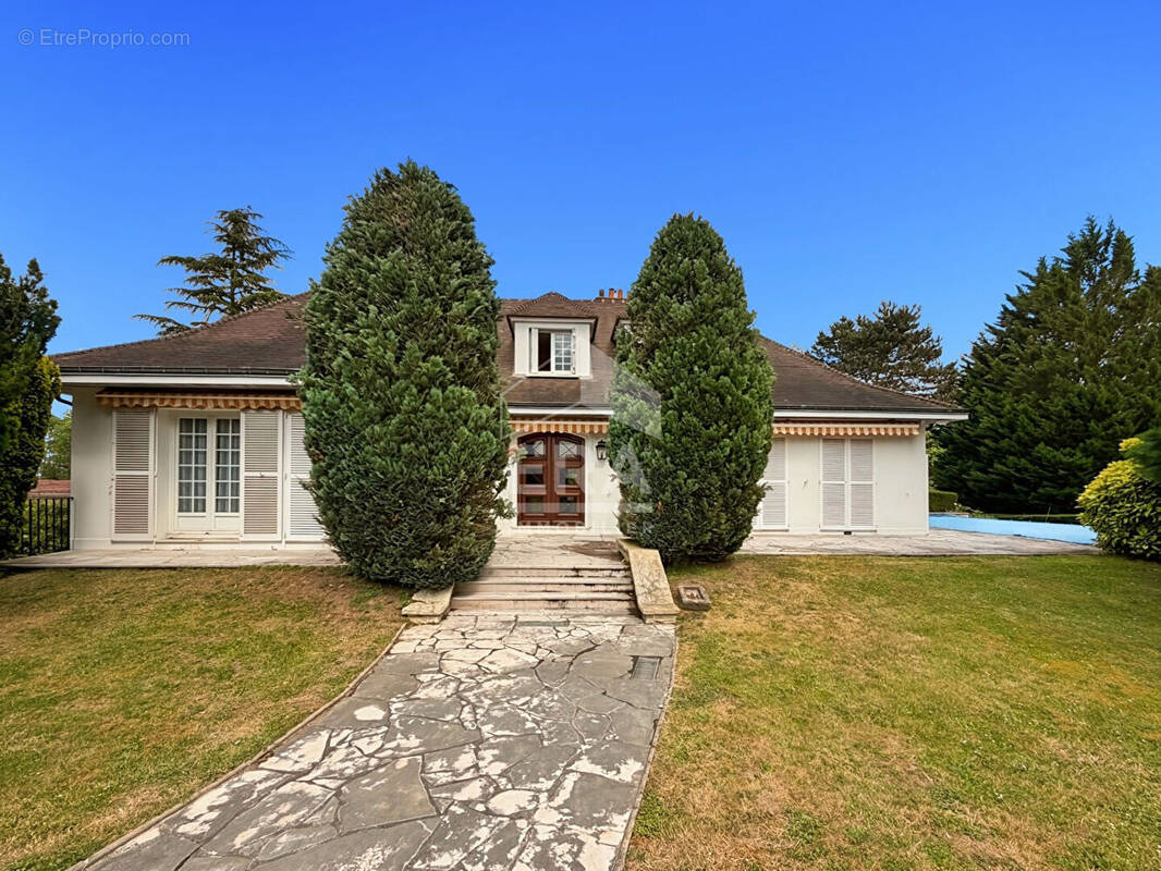 Maison à SAINT-FARGEAU-PONTHIERRY