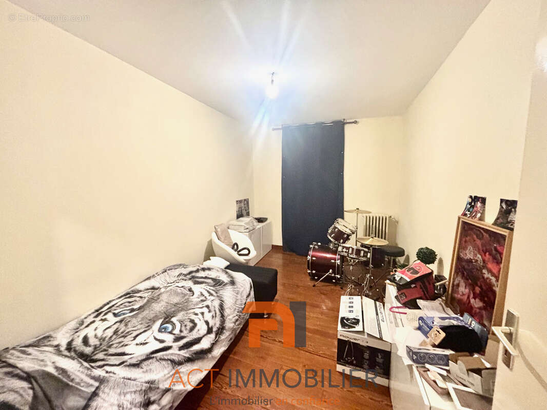 Appartement à L'ARBRESLE