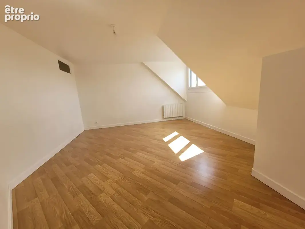 3 pièces à Limay Centre ville, 2 chambres avec parking en s/sol et cave - photo 2