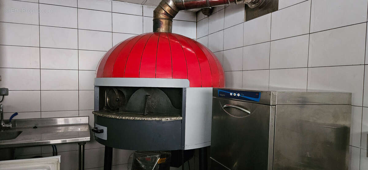 AOSTE (Isère)  Local commercial Pizzeria / Snacking 52 m² - photo 2