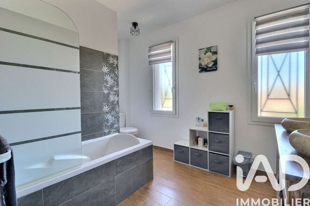 Photo 9 - Maison à SORGUES