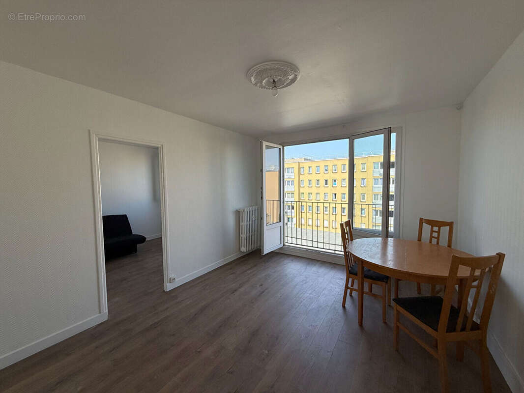 Appartement à AUBERVILLIERS