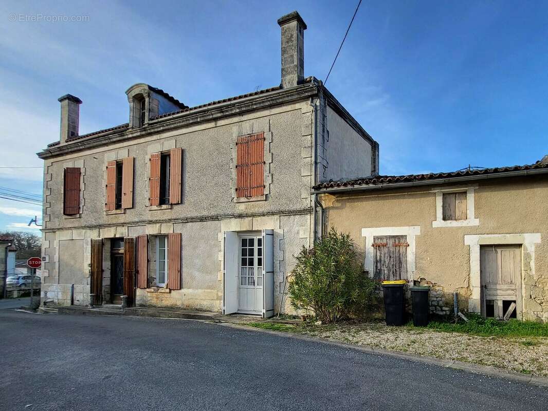 Maison à LA CHAPELLE